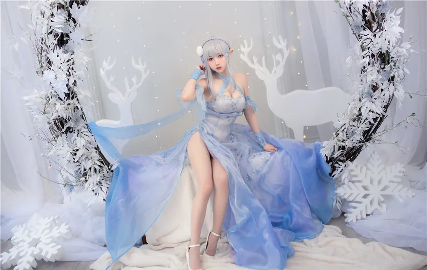 小木曾AYA 银蓝长发蓝色礼服白色雪景布景全身照 小木曾AYA 银蓝长发蓝色礼服白色雪景布景全身照